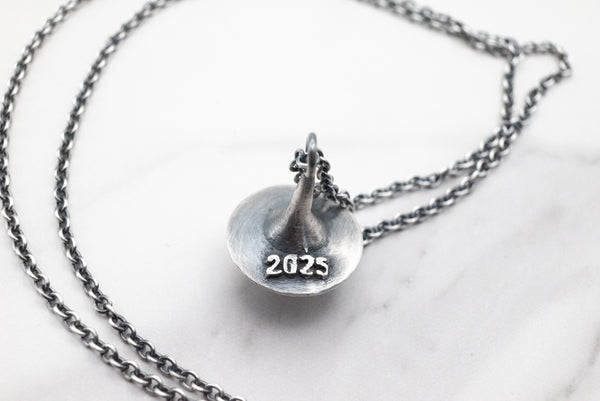 γούρι ασημένιο 2025