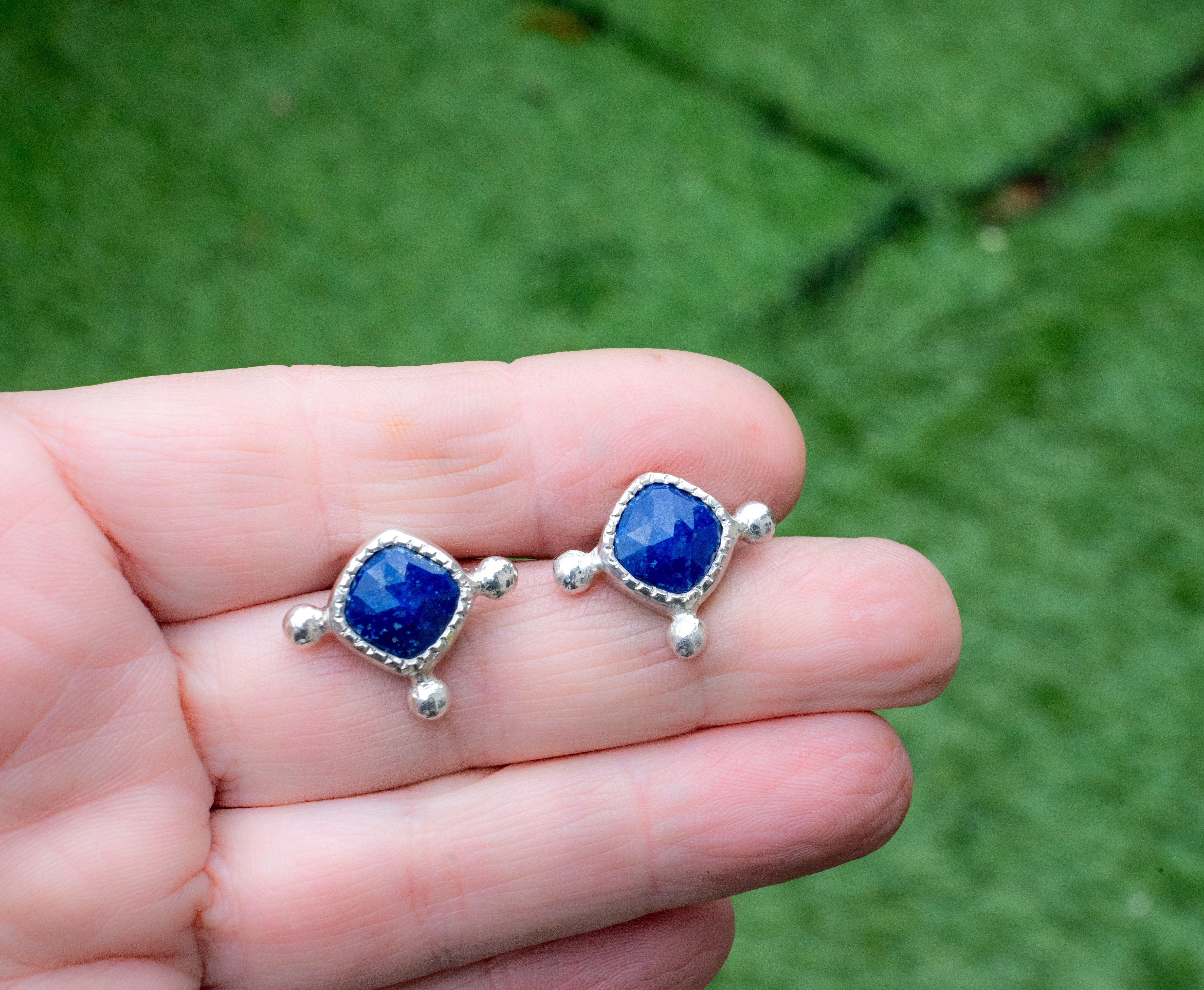 καρφωτα σκουλαρικια με μπλε πετρα