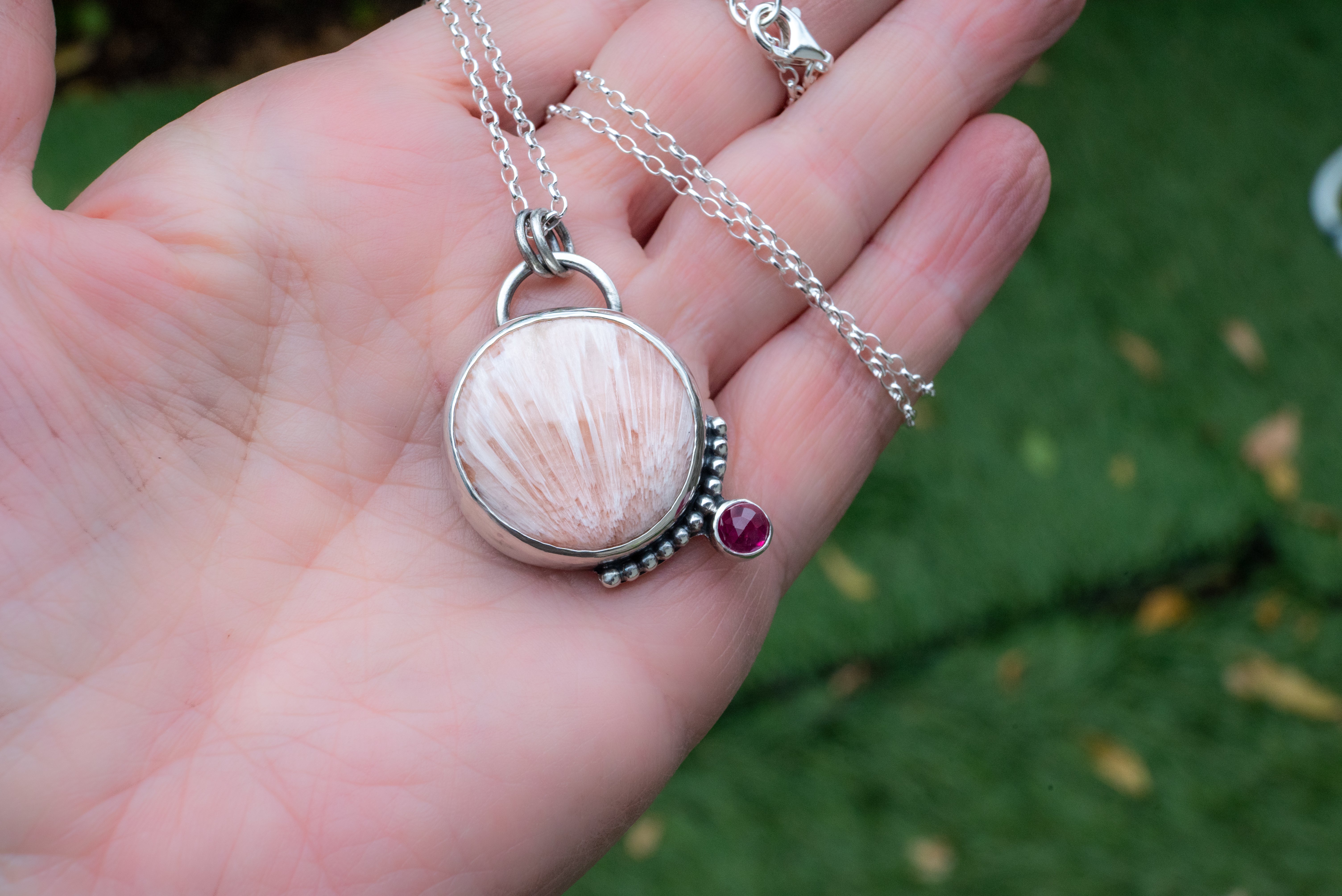 κολιε ασημενιο με ροζ πετρα