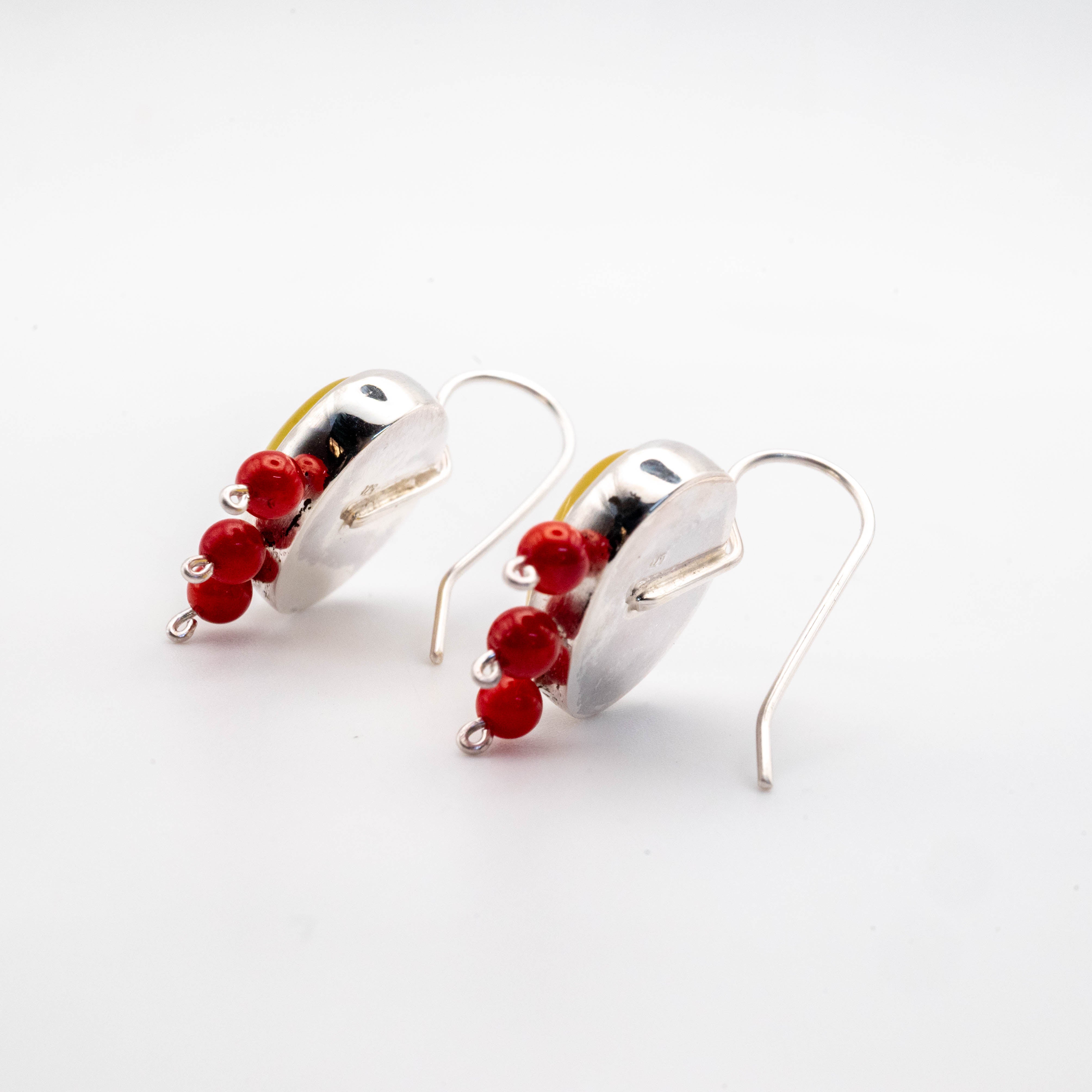 Χειροποίητα ασημένια σκουλαρίκια με Χαλκηδόνιο και Κοράλλι