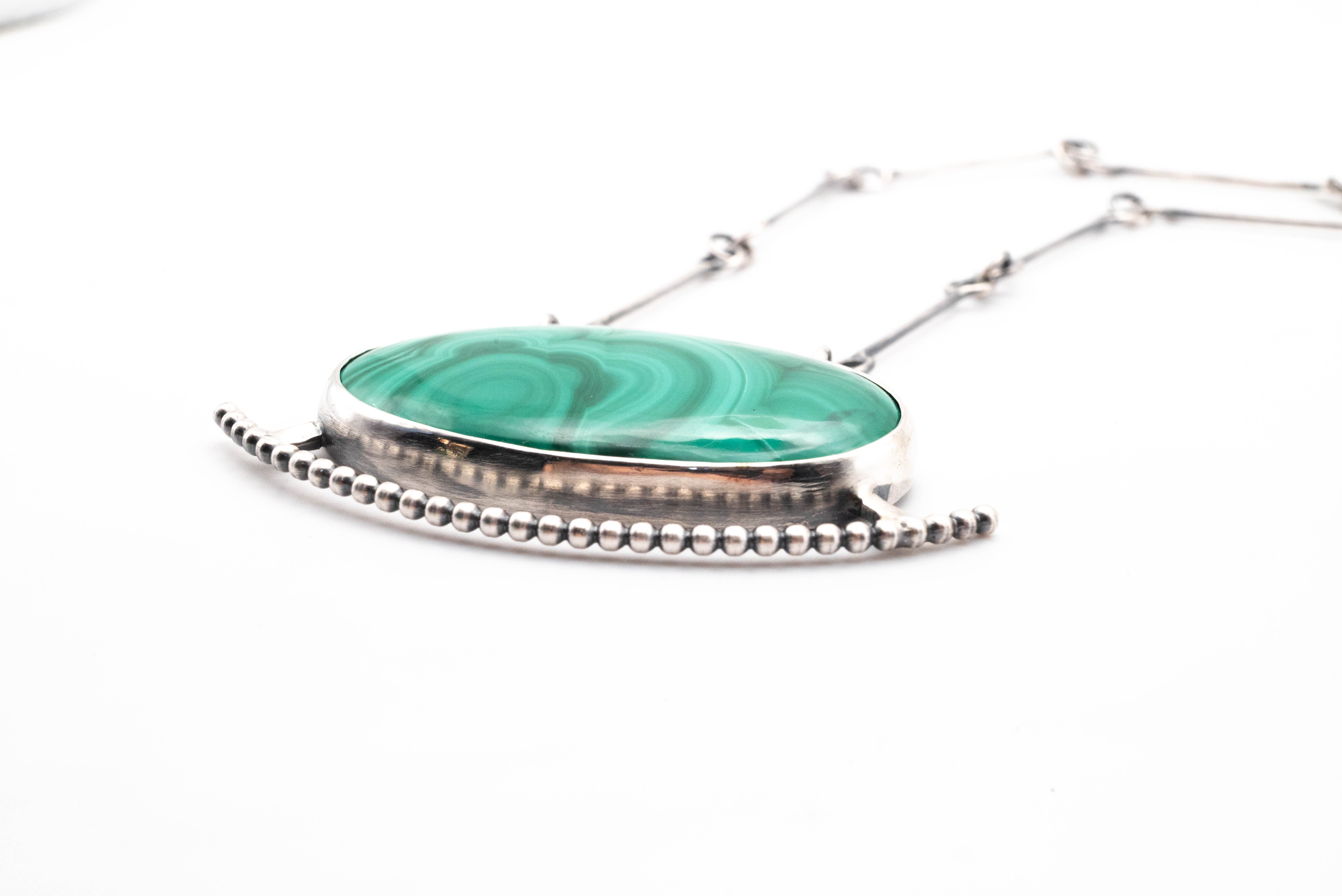 Κολιέ με Μαλαχίτη και Χειροποίητη Ασημένια Αλυσίδα