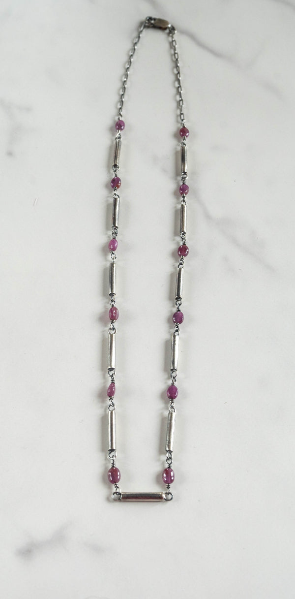 ασημενιο κολιε με ρουμπινι