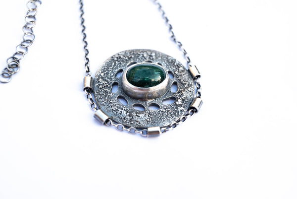 κολιε με σμαραγδι