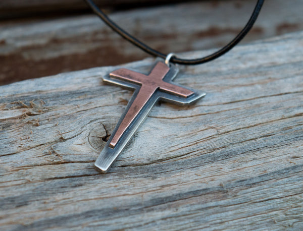 ανδρικός σταυρός με κορδόνι