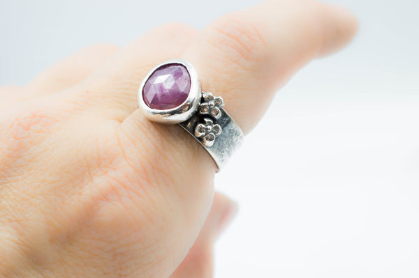 Silver ring with Pink Sapphire