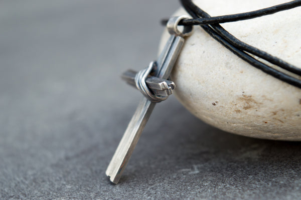 Silver Men's Cross in a Modern Design