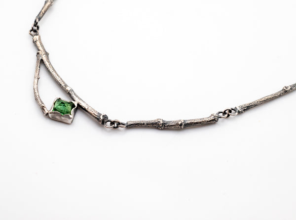 Ασημένιο κολιέ κλαδί με Πράσινη Τουρμαλίνη