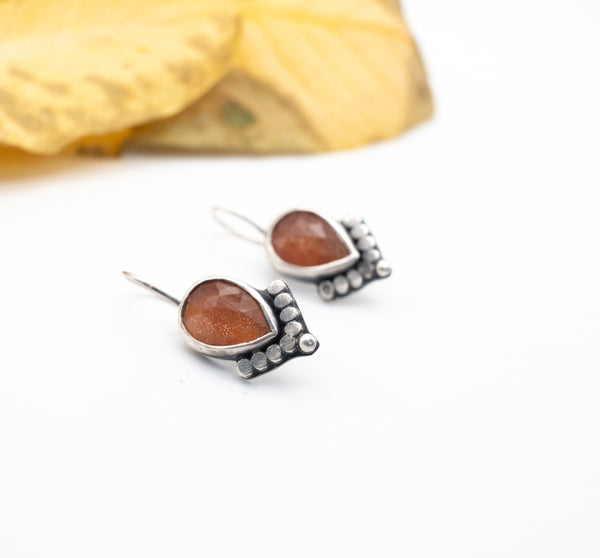 Ασημένια σκουλαρίκια με Φεγγαρόπετρα