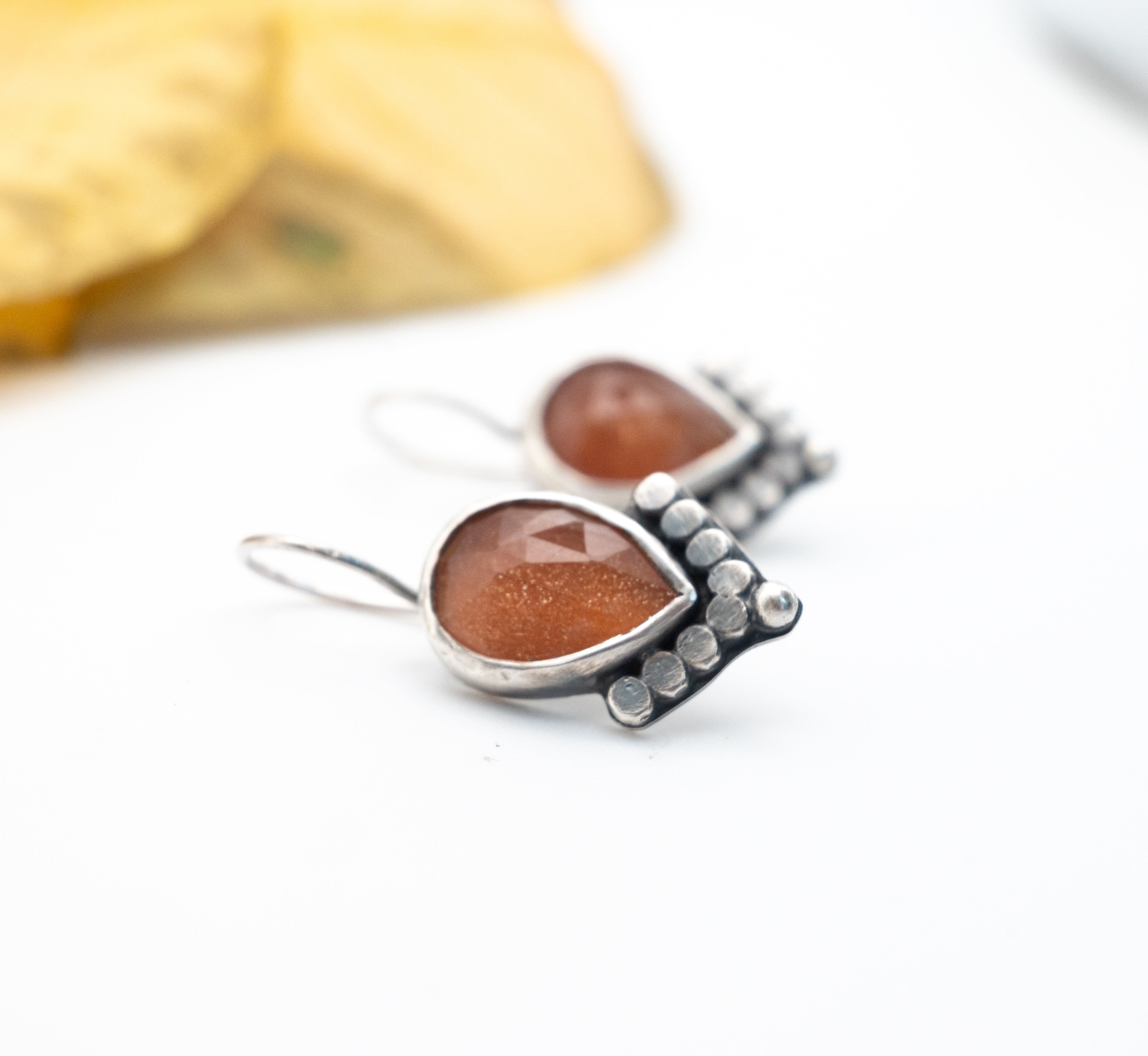 Ασημένια σκουλαρίκια με Φεγγαρόπετρα