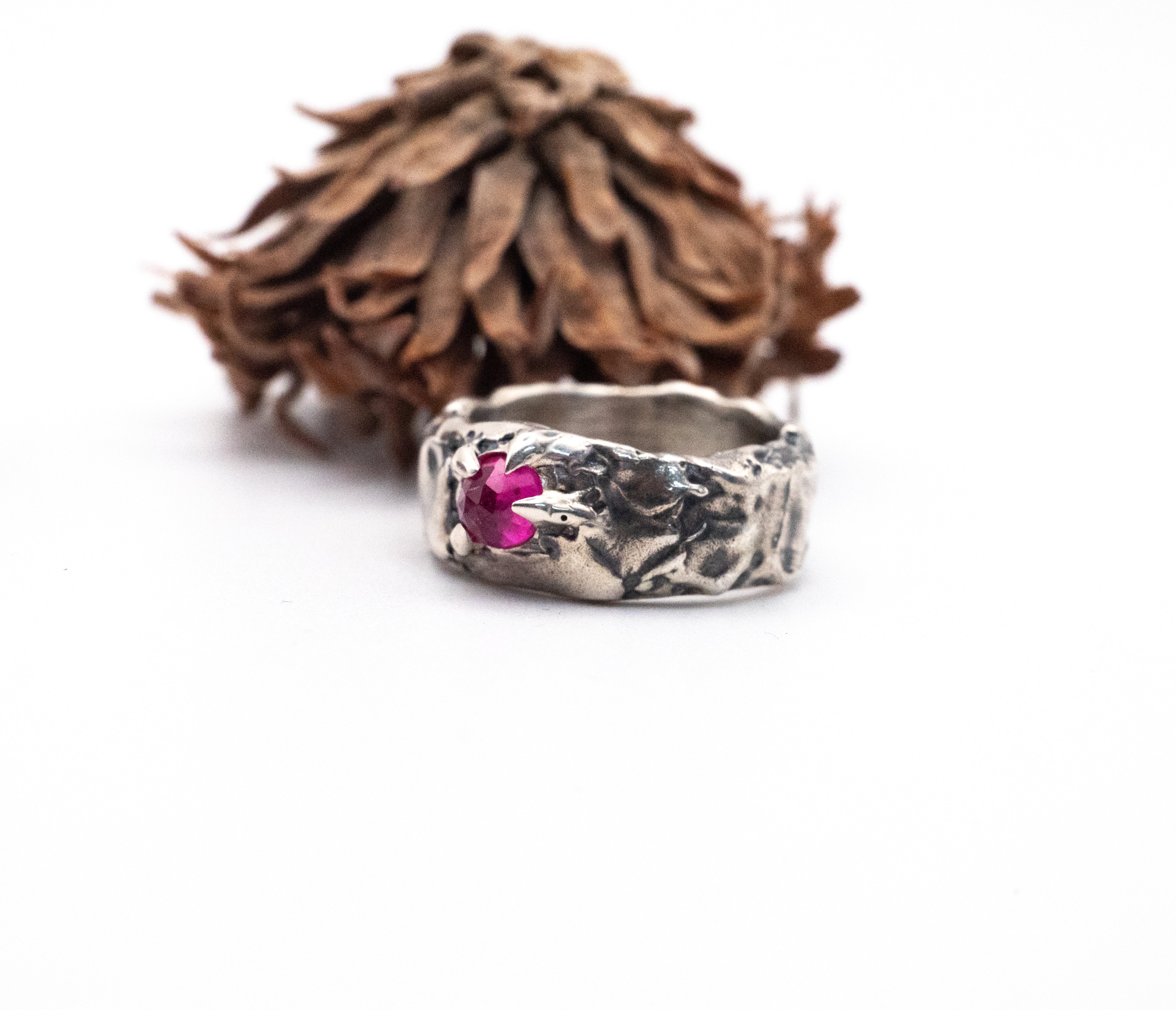 ασημενιο δαχτυλίδι με ρουμπίνι