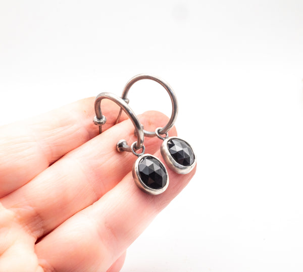σκουλαρικια καρφωτα με μαυρη πετρα