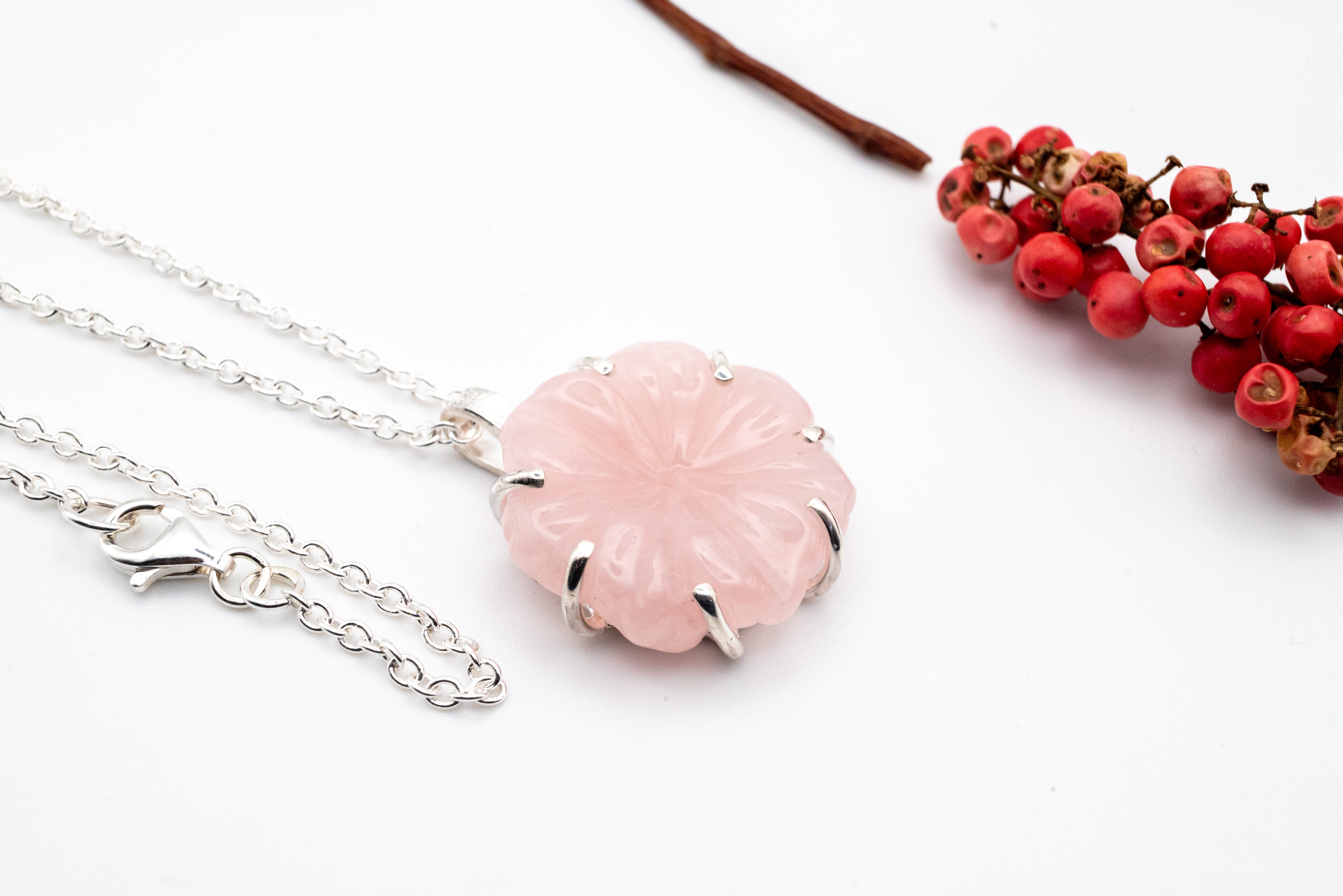 κολιε με ροζ πετρα