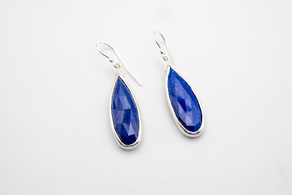 ασημενια κρεμαστα σκουλαρικια με μπλε πετρα