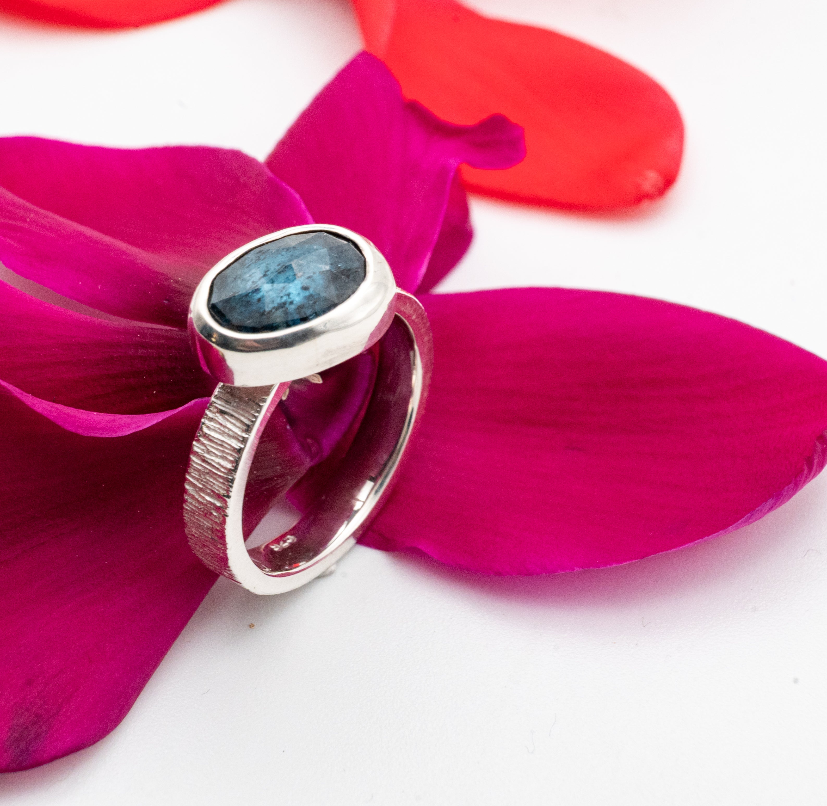 ασημενια δαχτυλιδια με πετρες