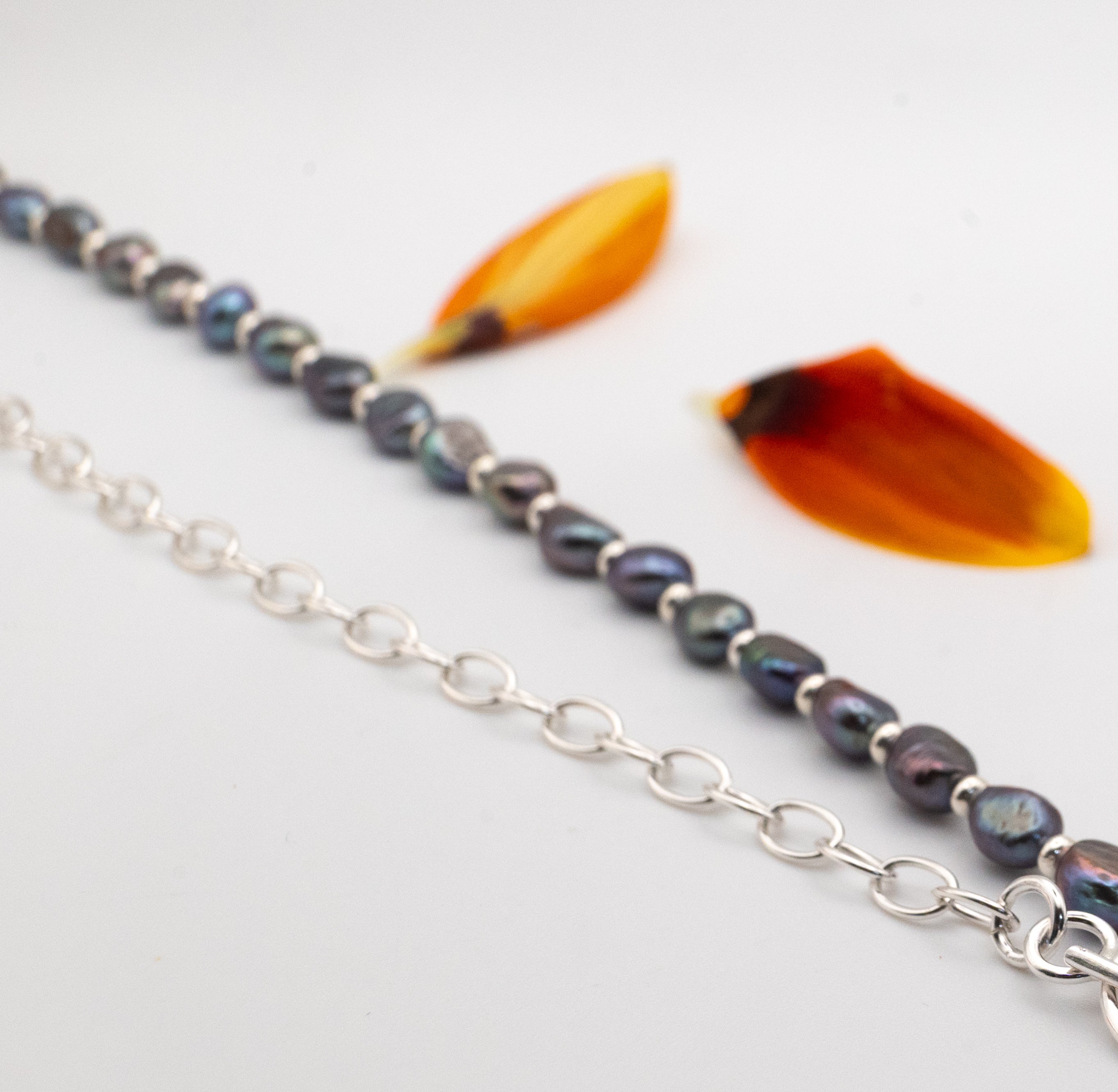 ασημένια αλυσίδα με μαργαριτάρια