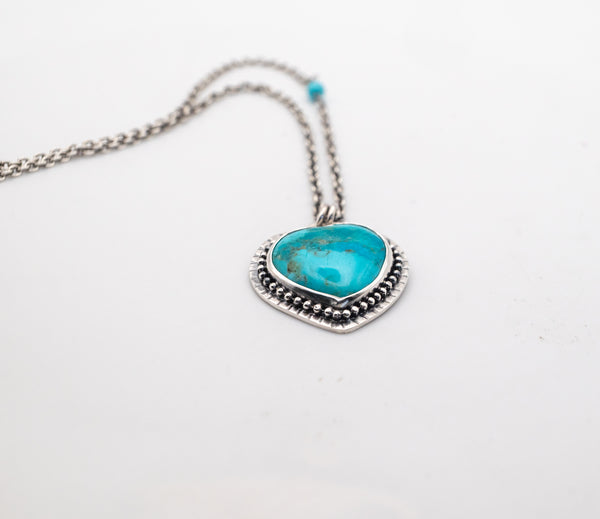 τυρκουαζ πετρα σε σχημα καρδιας