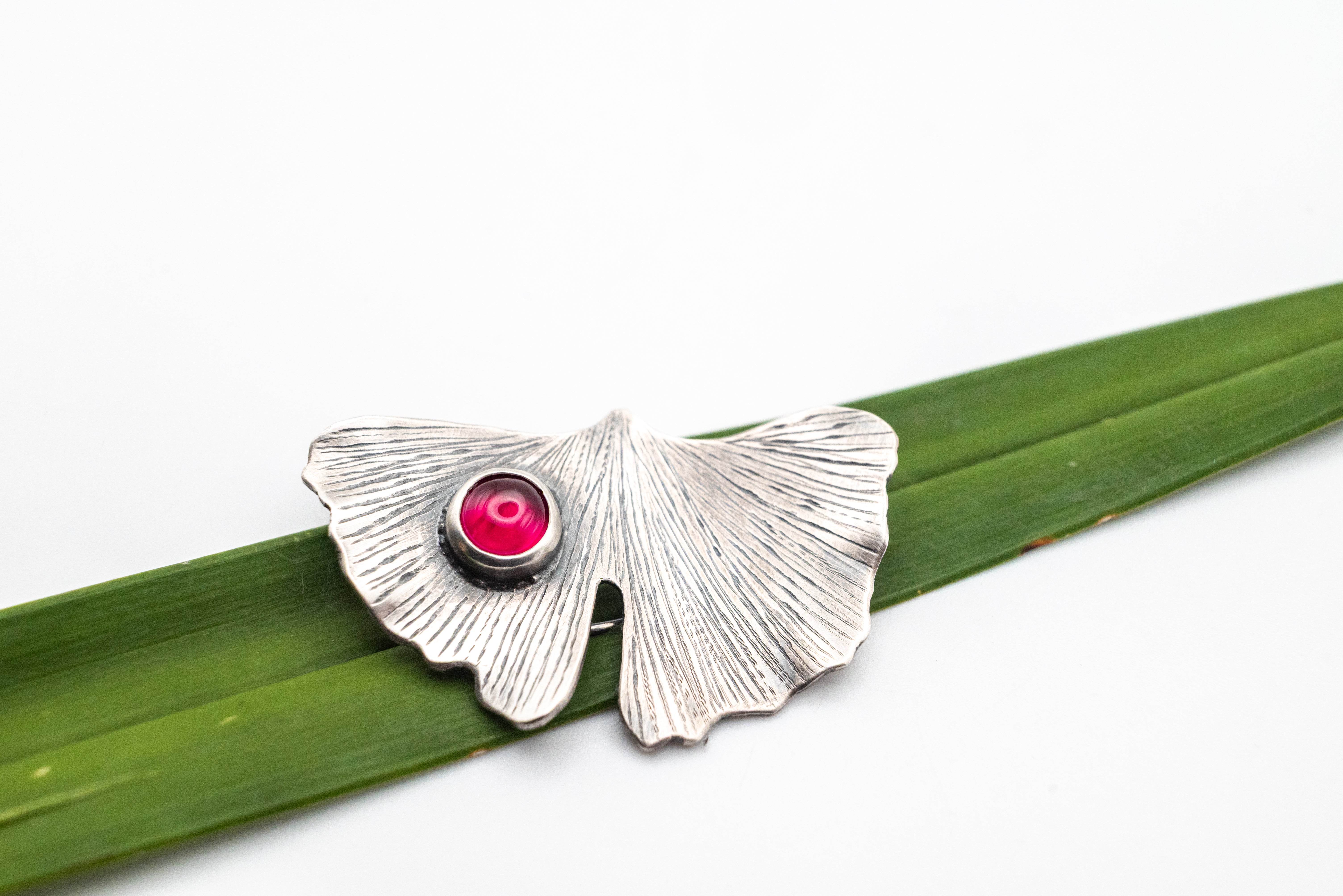 καρφιτσα πετου γυναικεια