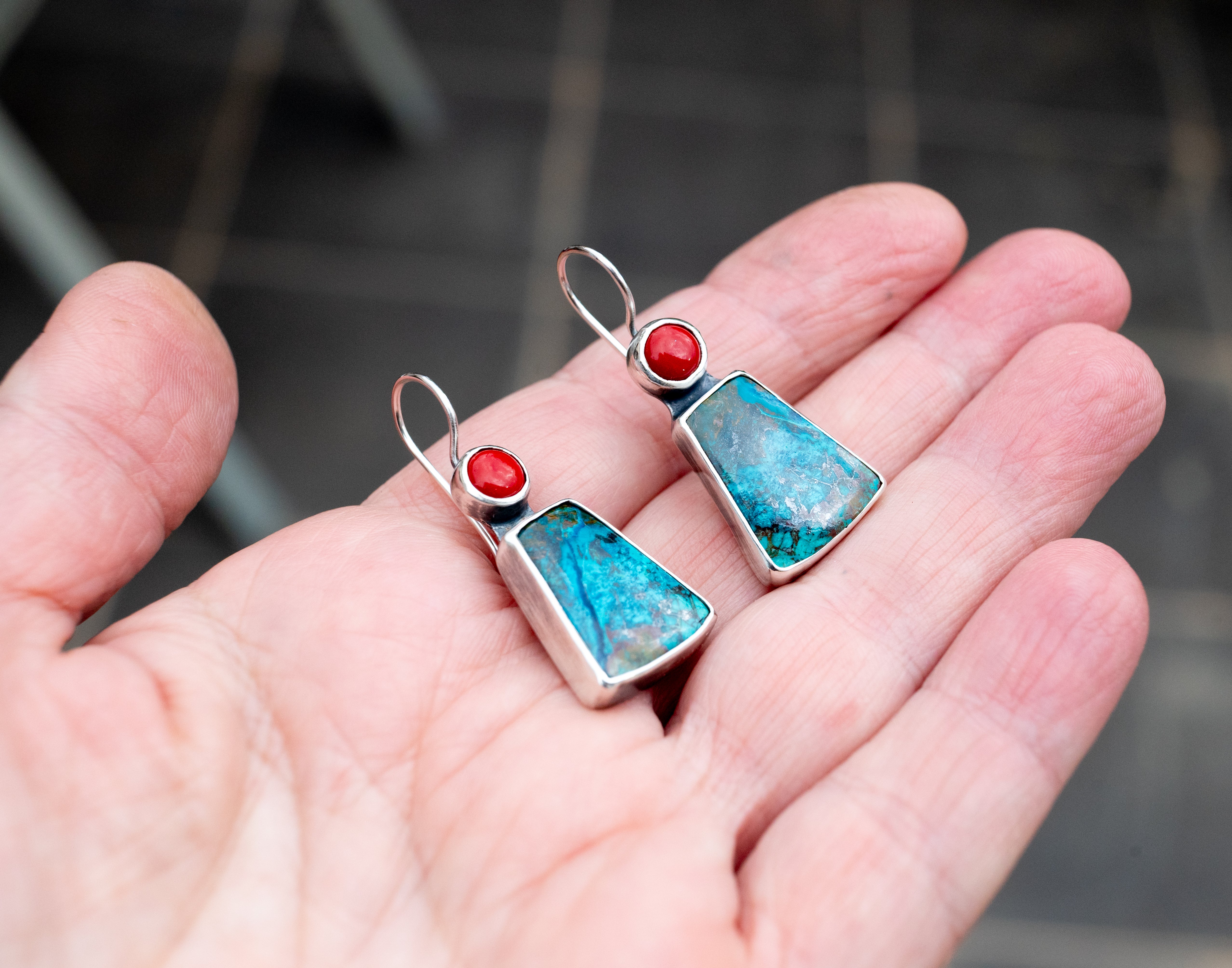 ιδιαιτερες πετρες δεμενες σε κοσμημα απο silverstro στα χανια κρητης