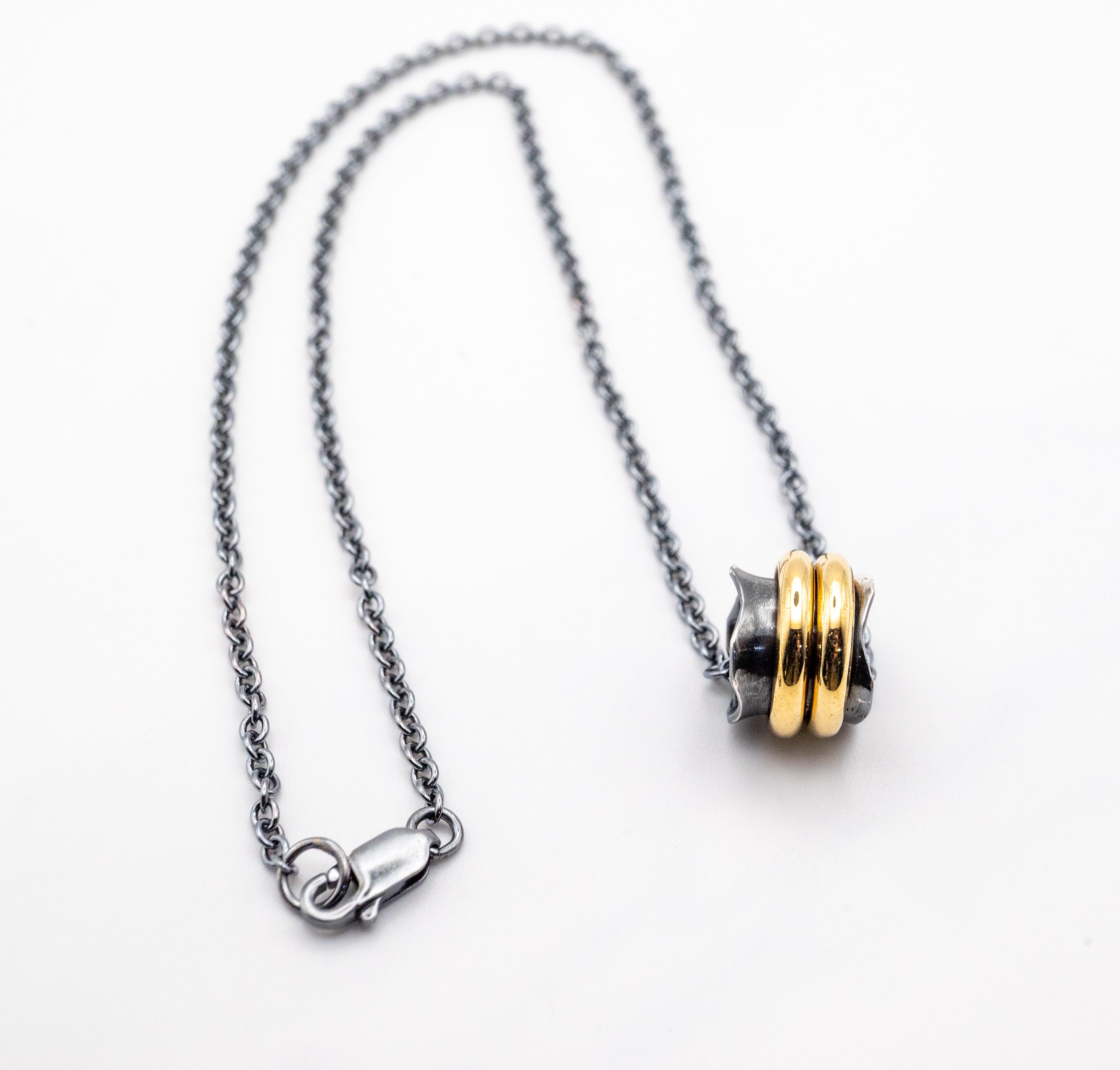 ανδρικα κοσμηματα απο ασημι