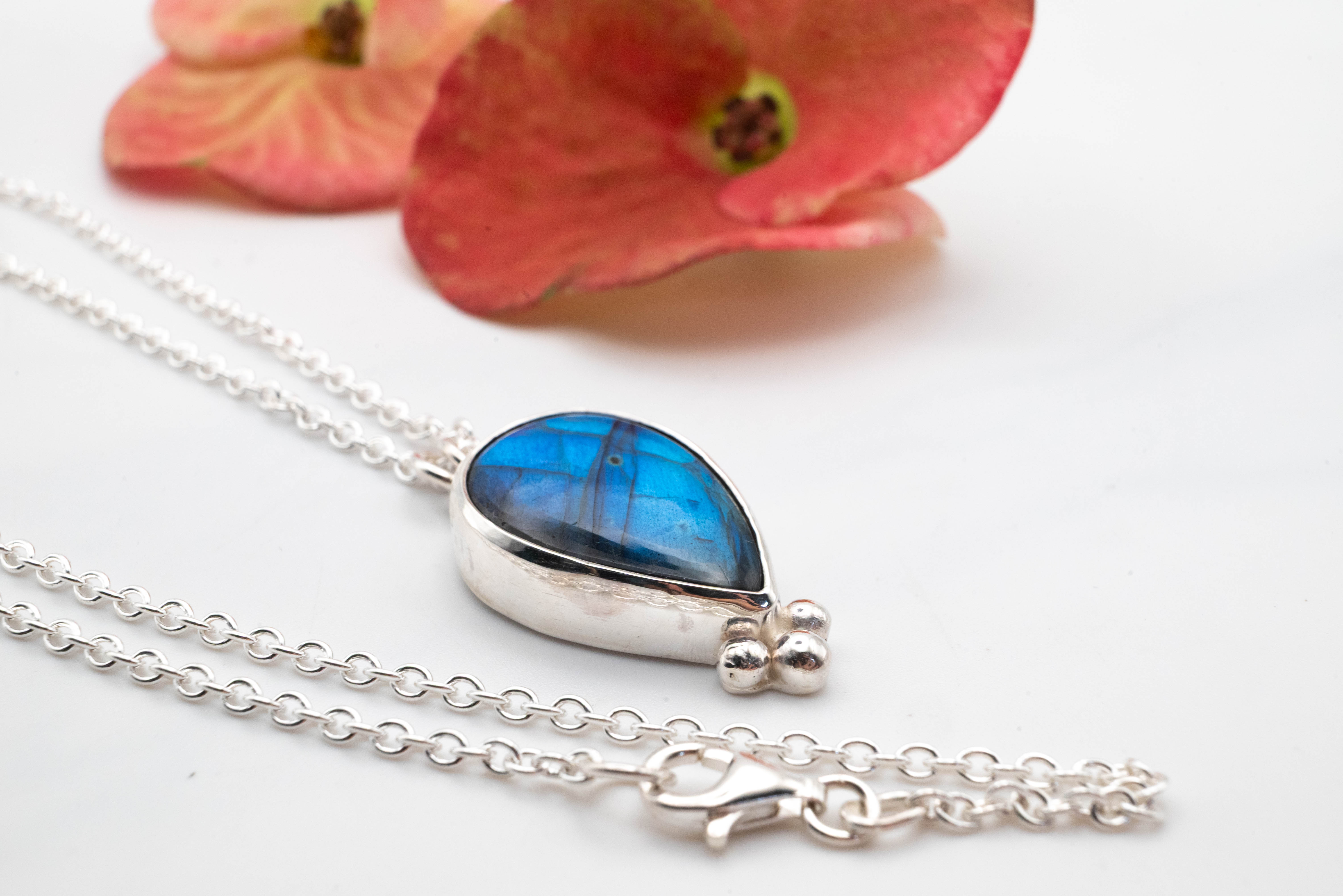 κολιε χειροποιητα απο ασημι με λαμπραδοριτη
