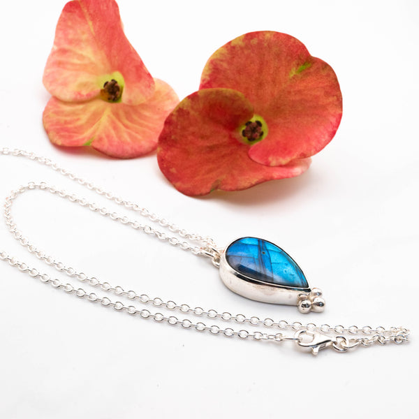 κολιε με λαμπραδοριτη