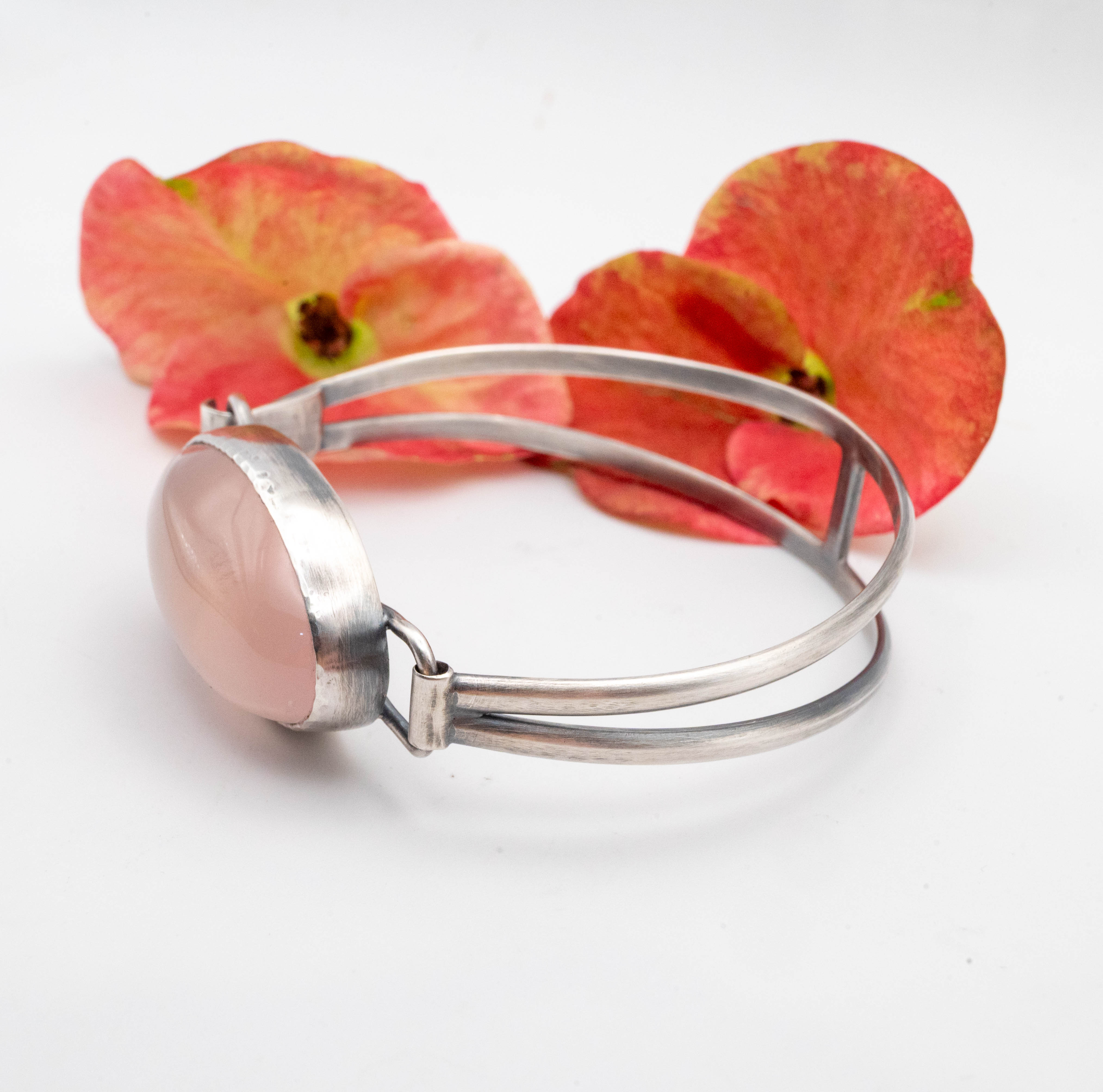 βραχιολια ασημενια με ενεργειακους κρυσταλλους