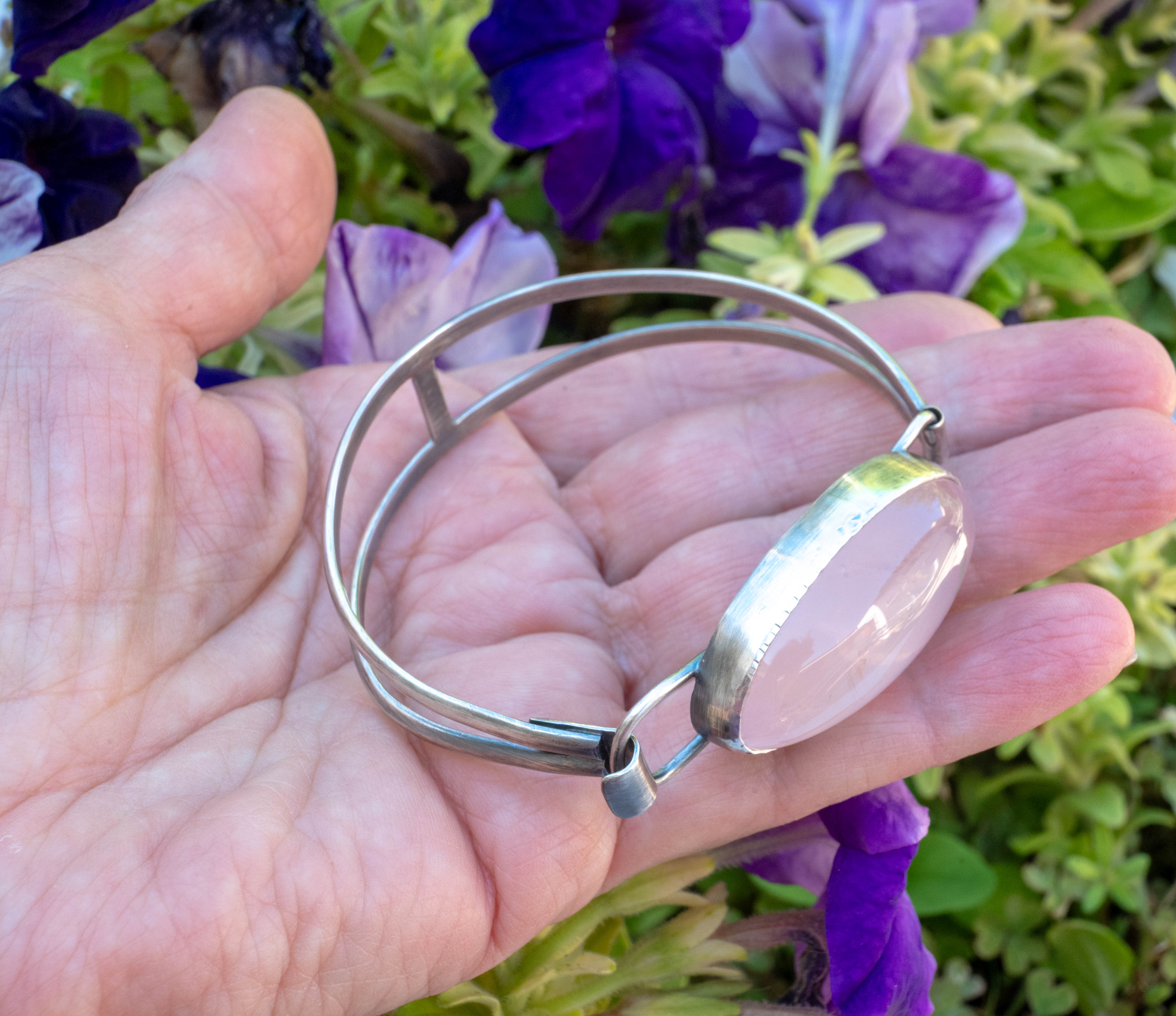 ασημενιο βραχιολι βεργα με ροζ χαλαζια