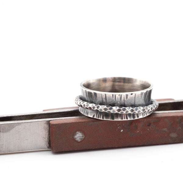 Ασημένιο Χειροποίητο Spinner Δαχτυλίδι με Σφυρήλατη Υφή