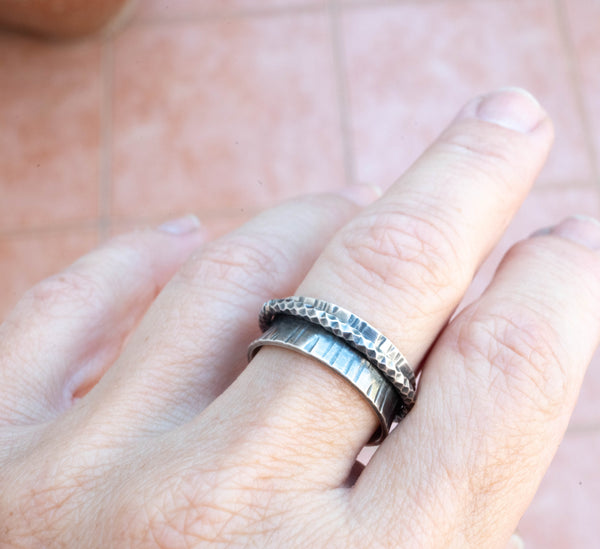 Ασημένιο Χειροποίητο Spinner Δαχτυλίδι με Σφυρήλατη Υφή