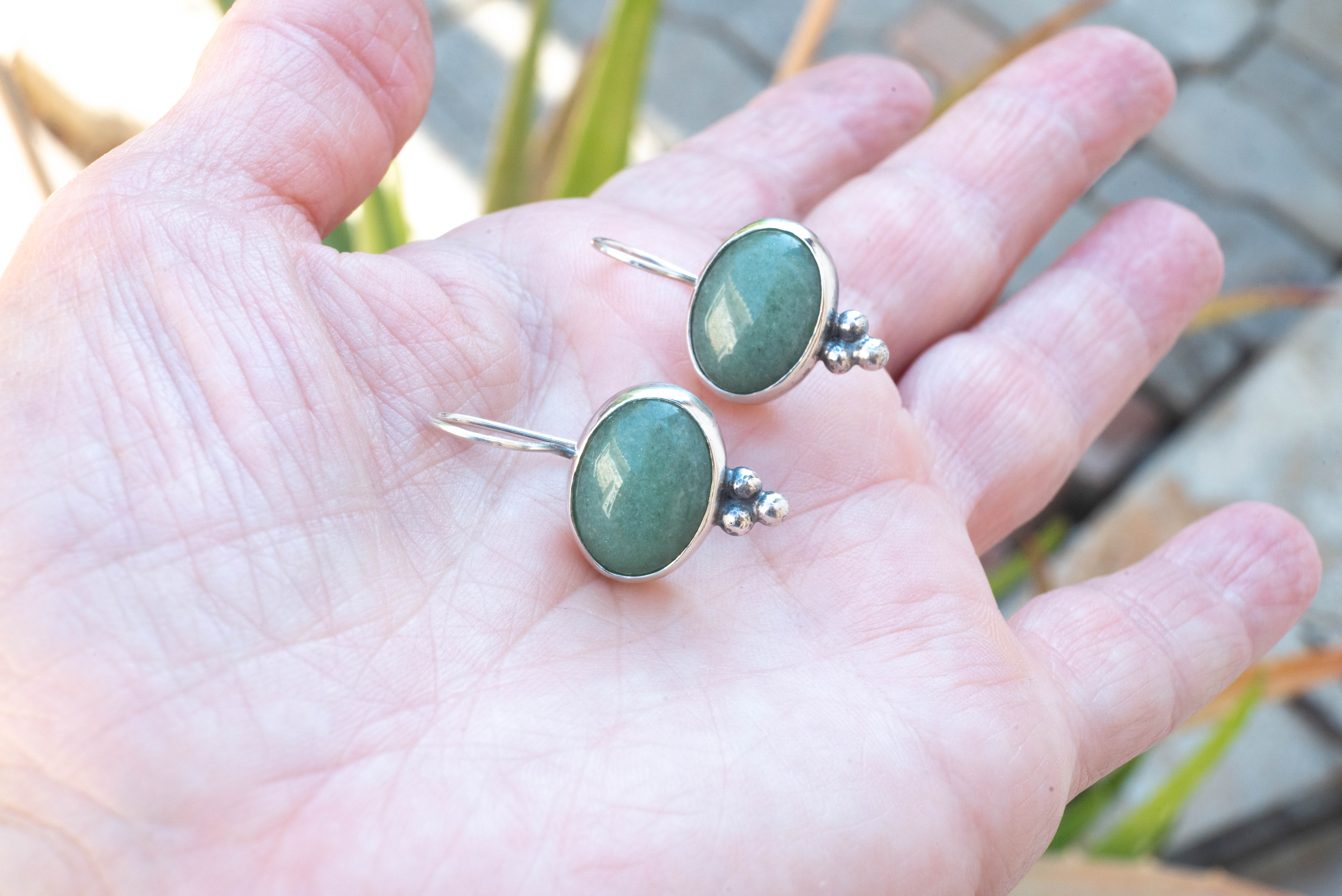 γυναικεια σκουλαρικια με ορυκτες πετρες