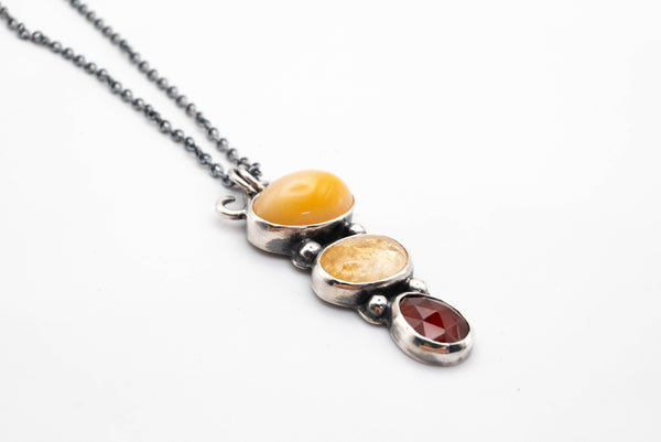 ιδιαιτερα κολιε ασημενια με πετρες