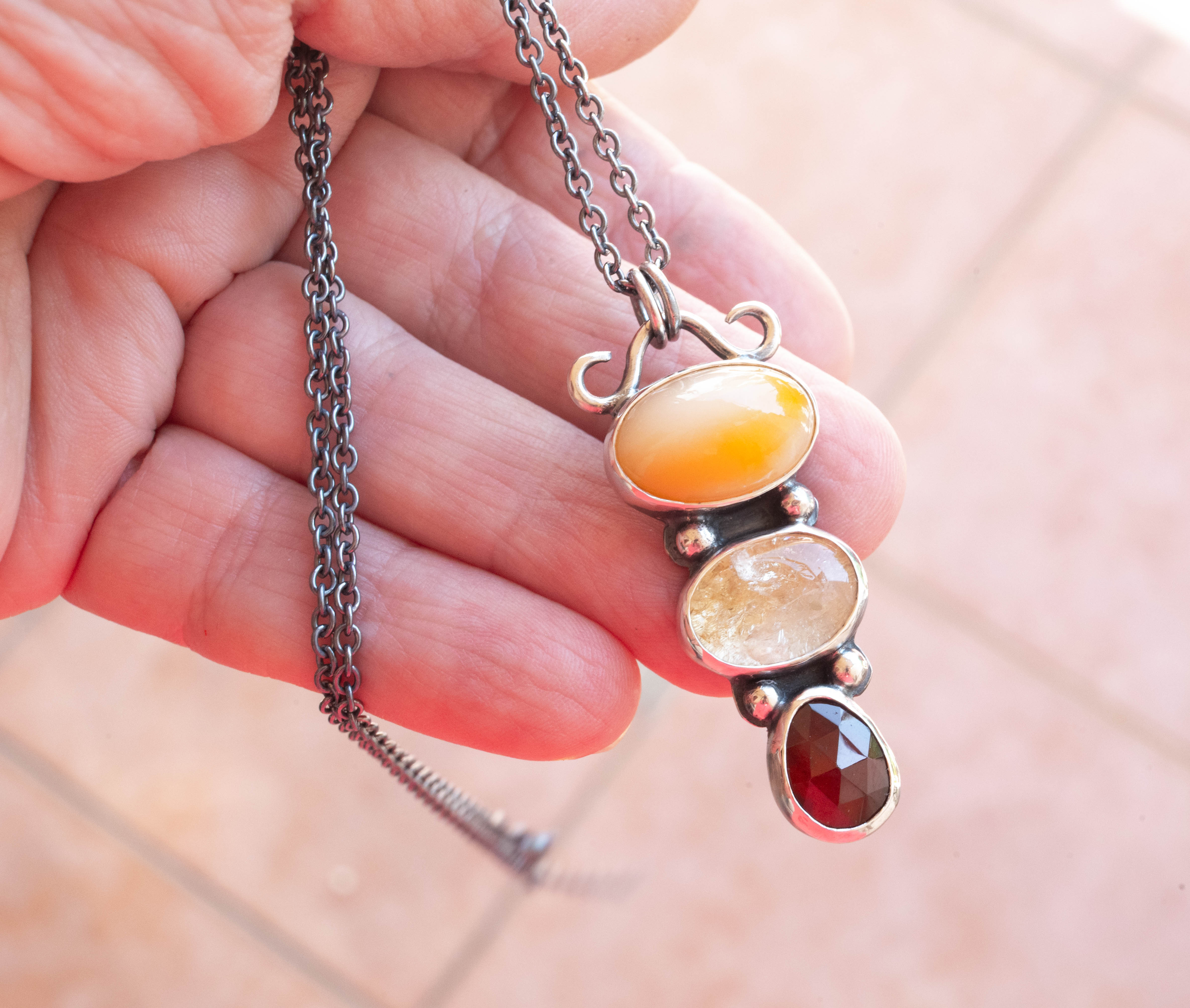 μοναδικα ασημενια κολιε με ημιπολυτιμους λιθους