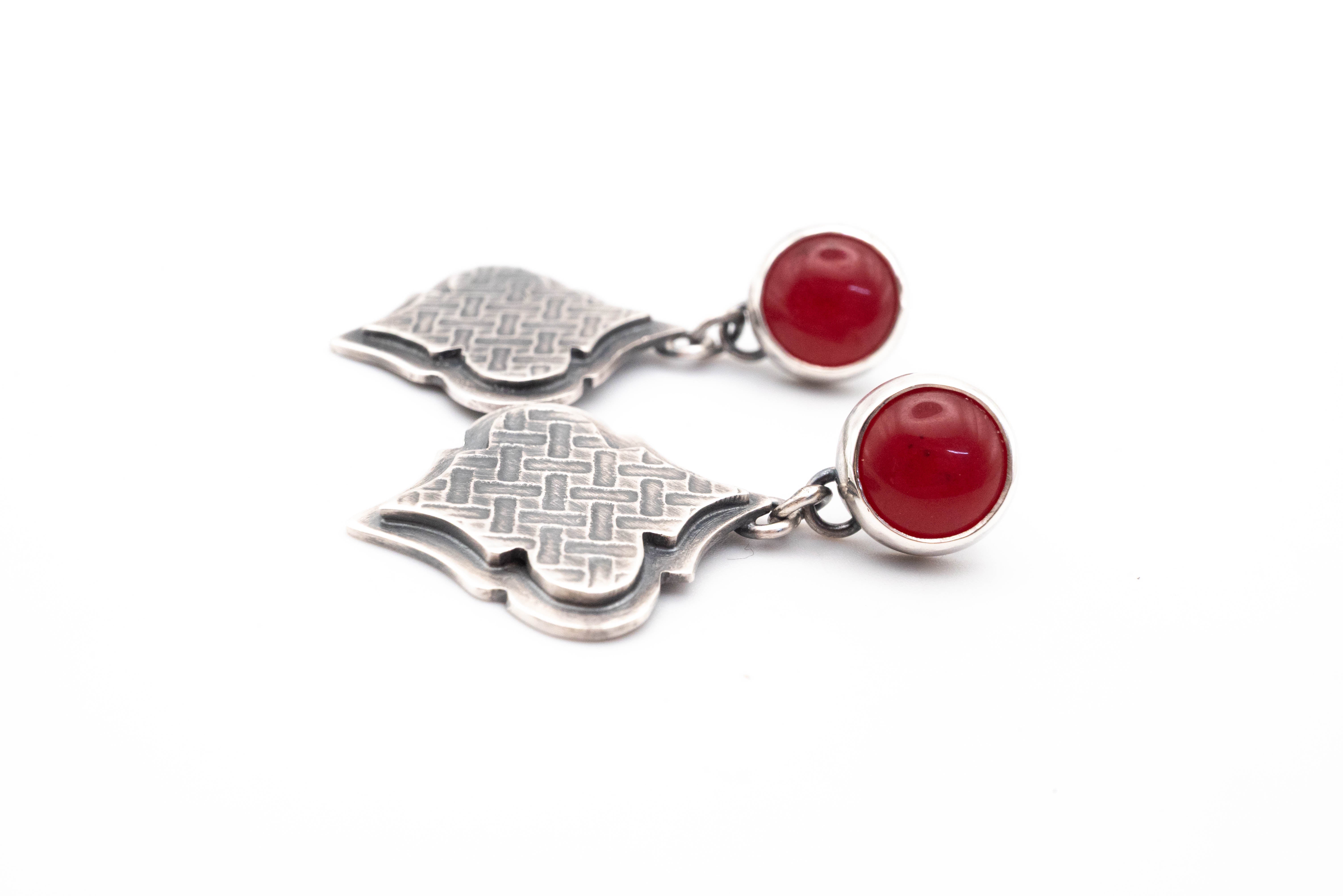 Ασημένια σκουλαρίκια με κόκκινο νεφρίτη και μαροκινό σχέδιο