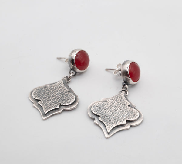 Ασημένια σκουλαρίκια με κόκκινο νεφρίτη και μαροκινό σχέδιο