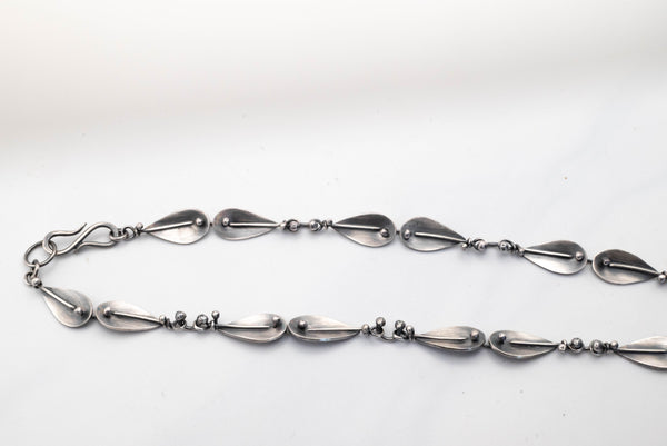 ασημενιο κολιέ με φύλλα