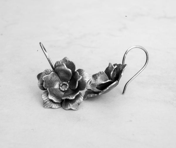 Silver flower earrings 