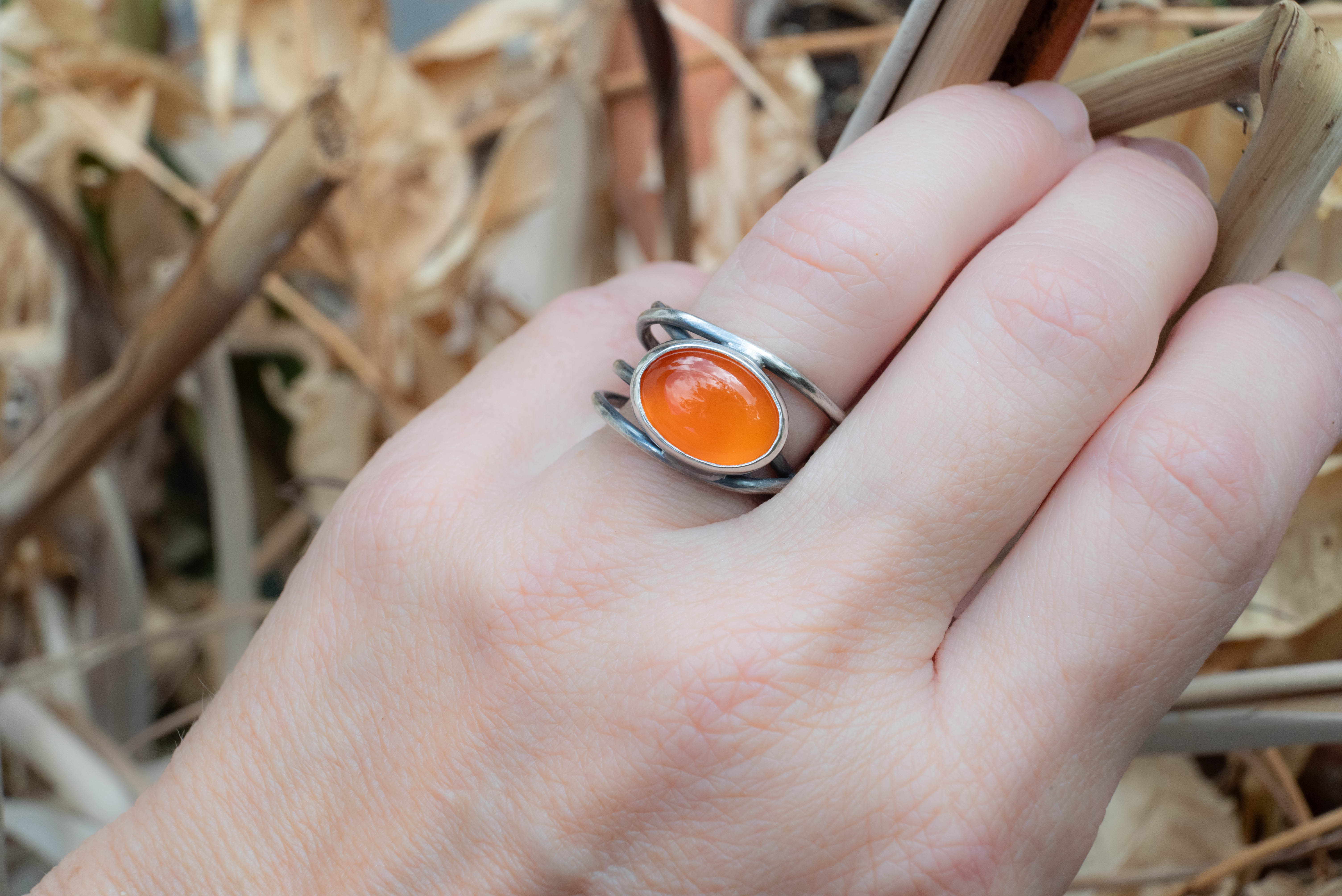 χειροποίητο ασημένιο δαχτυλίδι με πέτρα