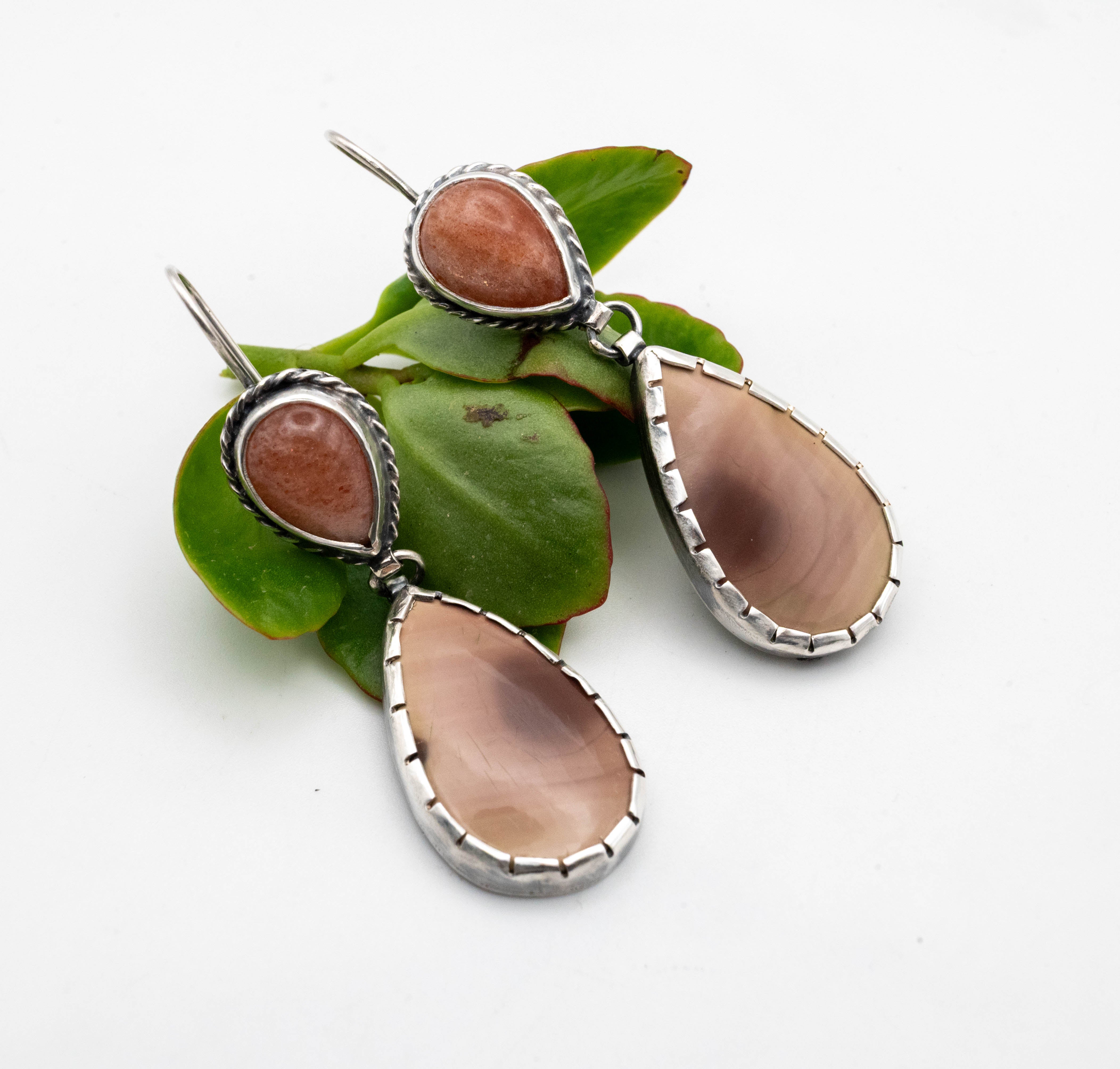 μακριά σκουλαρίκια με πέτρες