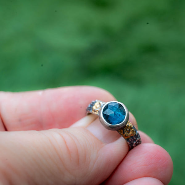 ασημενιο δαχτυλίδι με ημιπολύτιμες πετρες