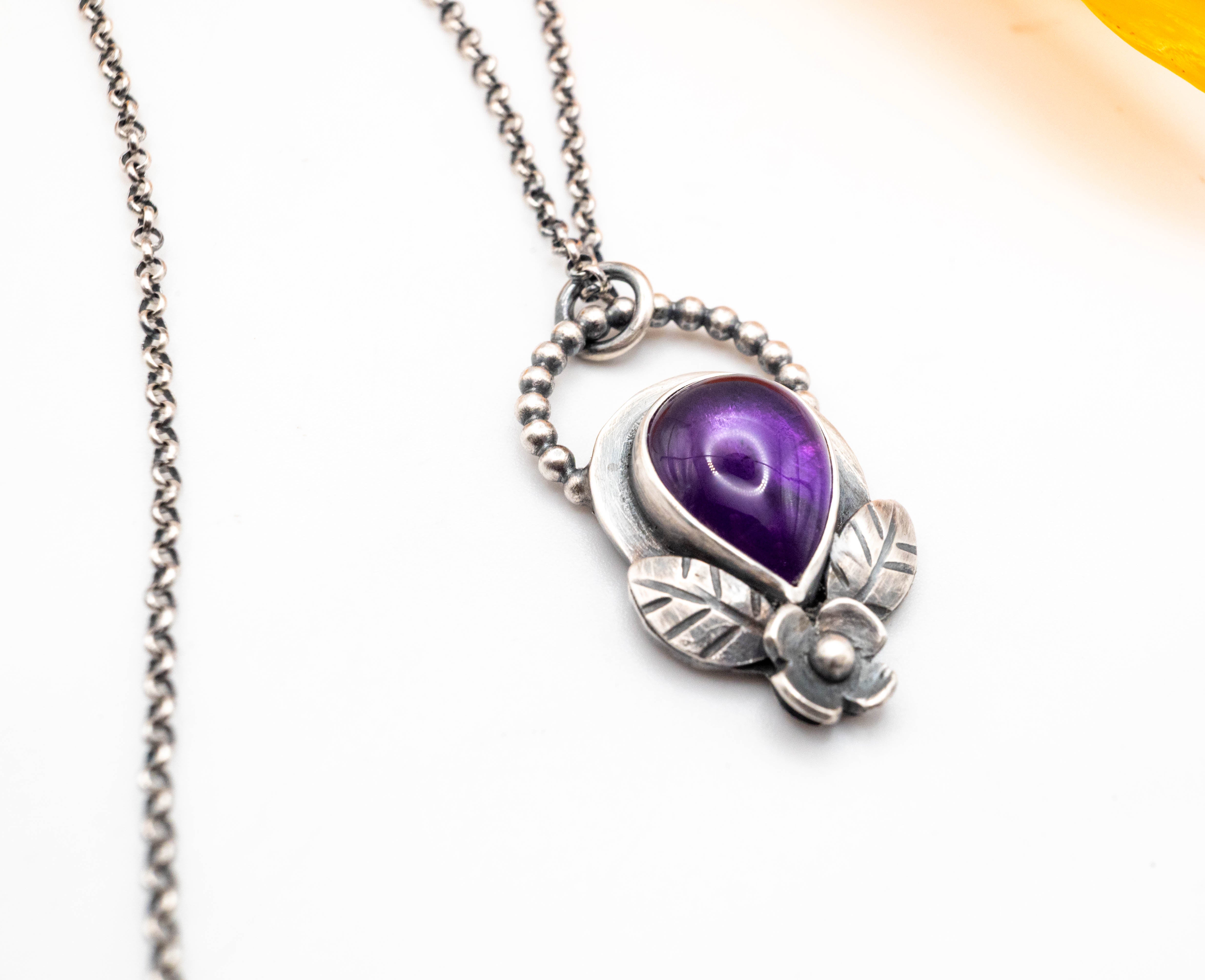γυναικείο χειροποίητο κόσμημα με αμέθυστο