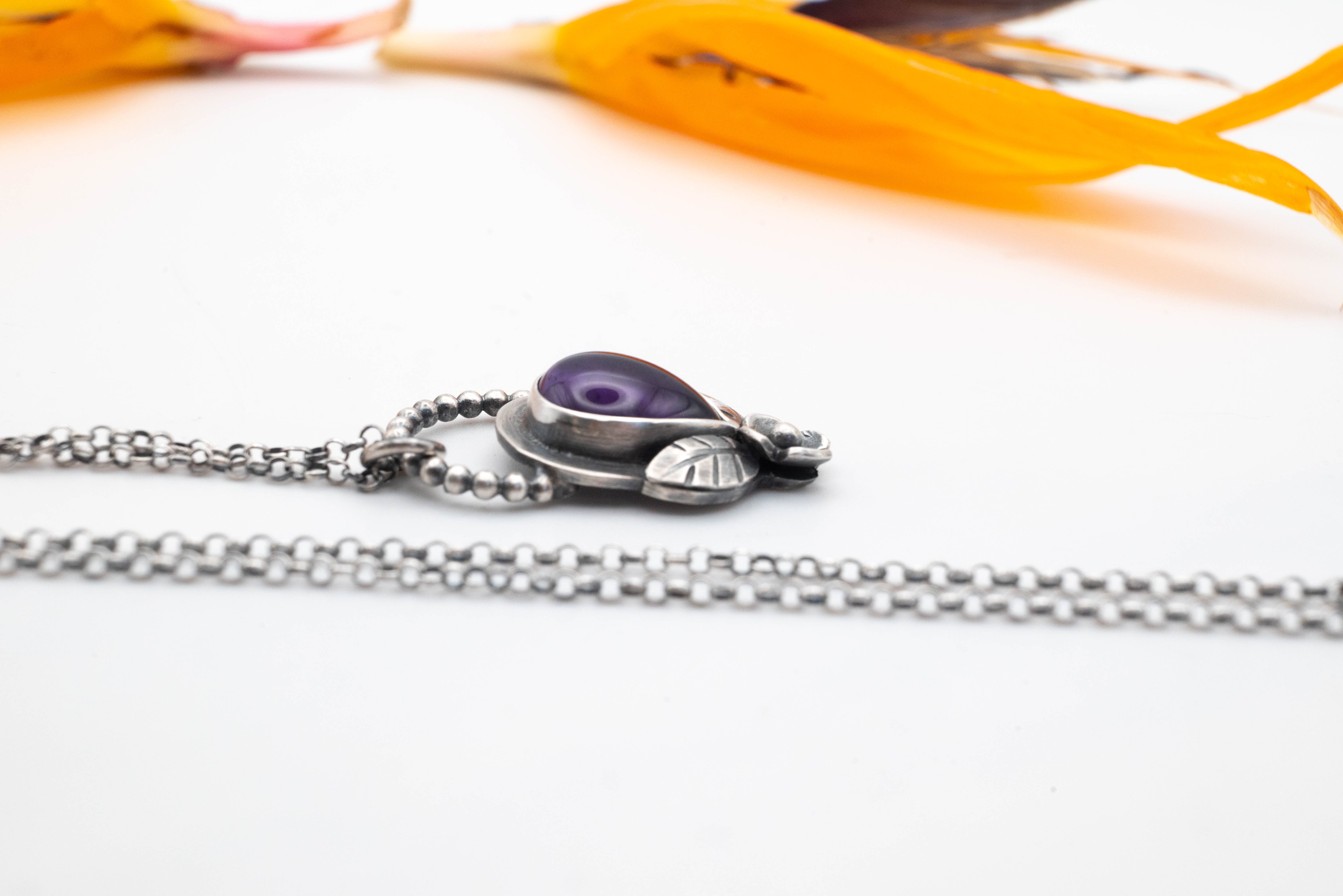 ασημένιο κόσμημα με ημιπολύτιμους λίθους