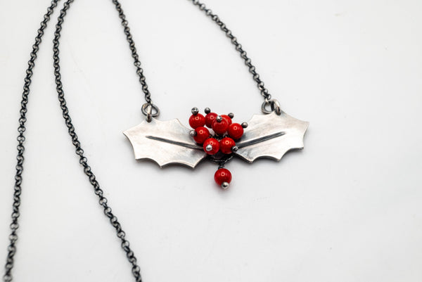 χριστουγεννιατικο δώρο γούρι για  καλή τύχη- κολιέ για προστασία και χαρά
