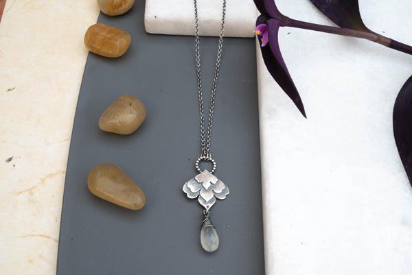 κοσμήματα με φεγγαρόπετρα