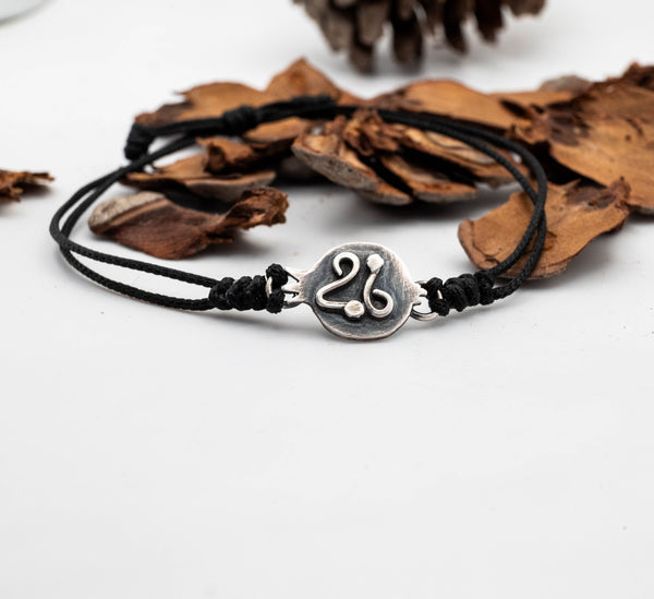 Χειροποίητο βραχιόλι γούρι 2026 με ασημένιο ρόδι