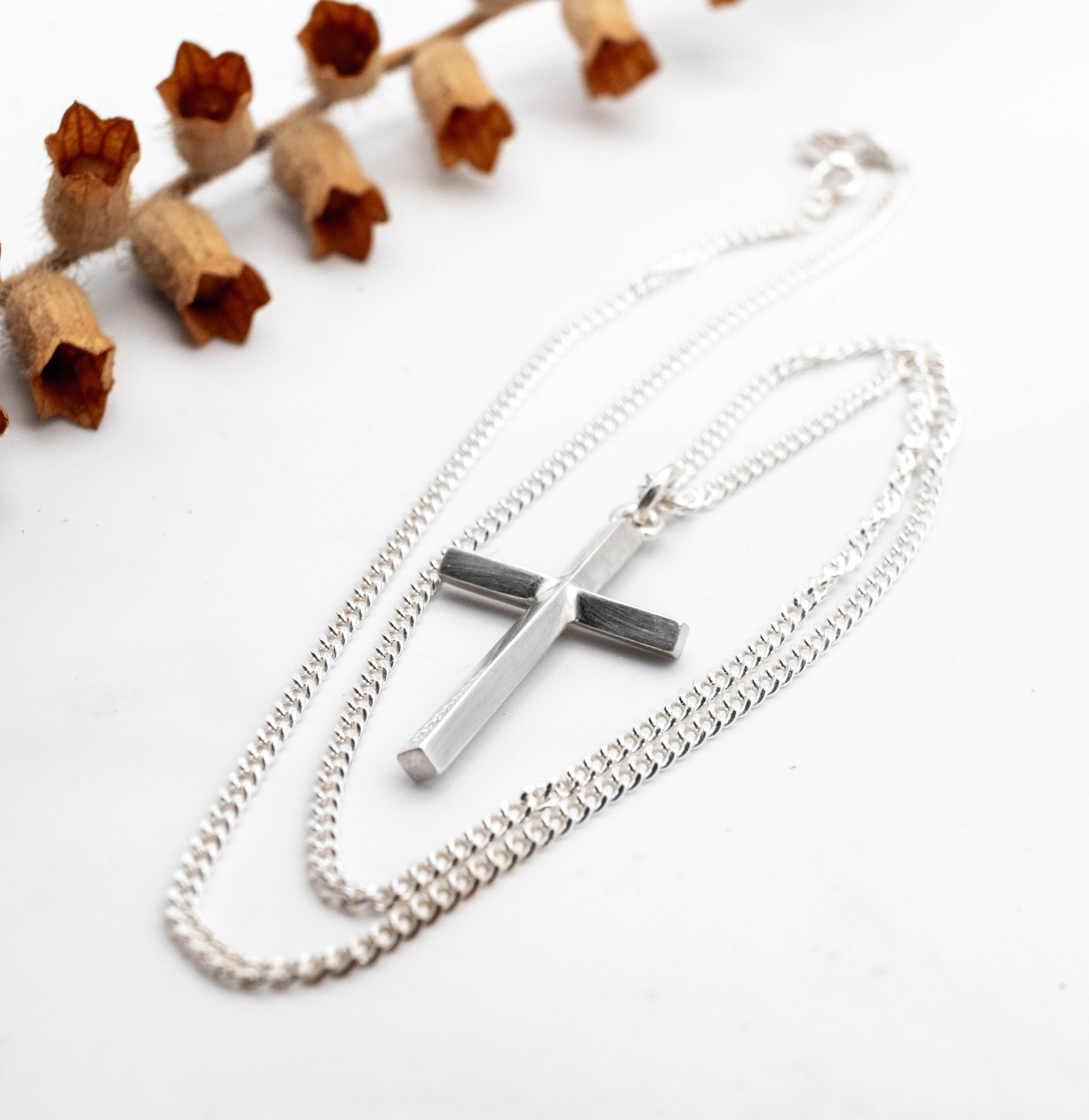 γυναικείος σταυρός ασήμι