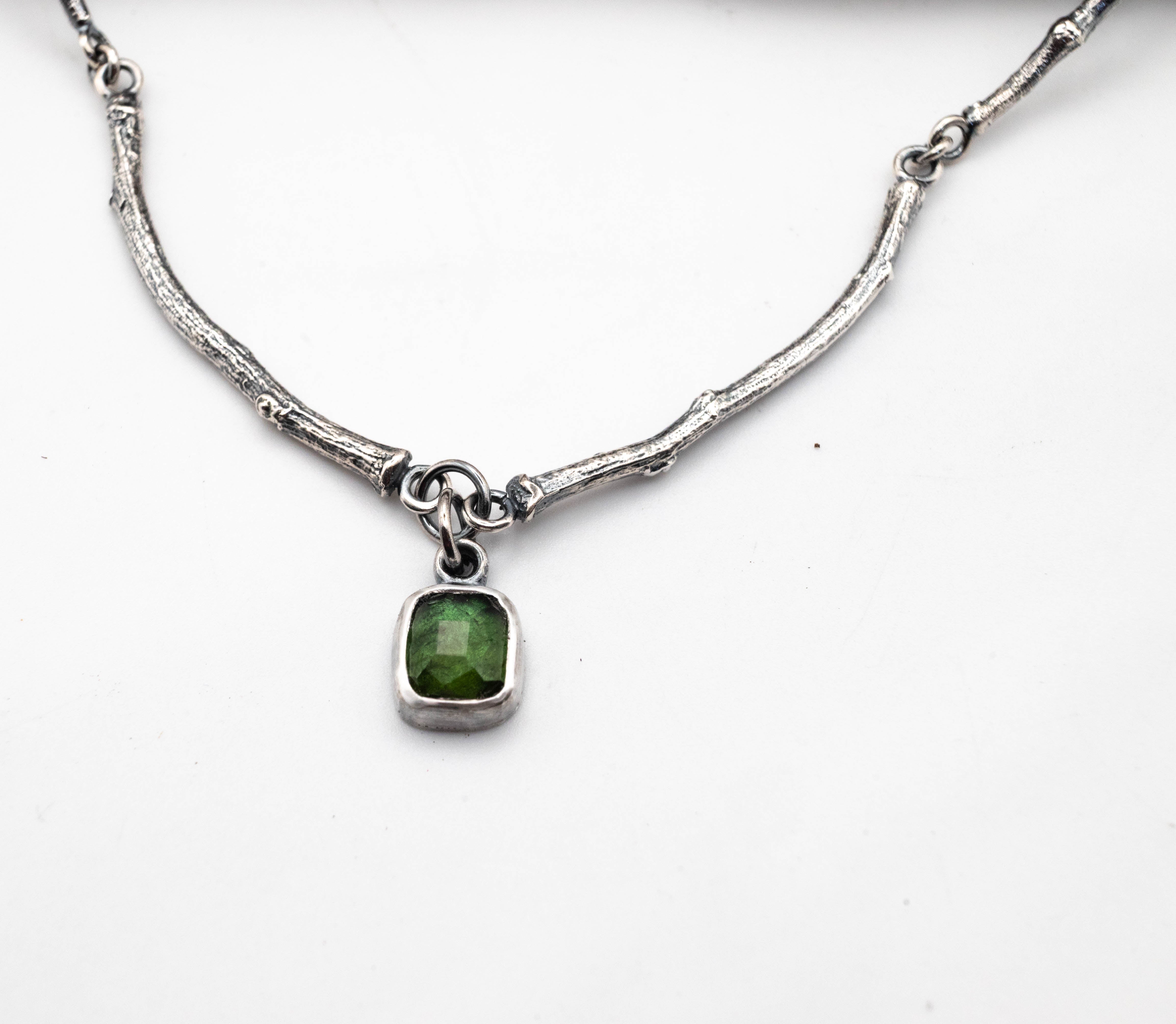 δώρο για γυναίκα ασημένιο κολιέ με πράσινη τουρμαλίνη
