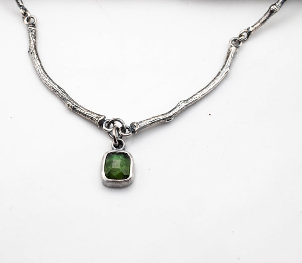 δώρο για γυναίκα ασημένιο κολιέ με πράσινη τουρμαλίνη
