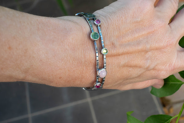 ασημένιο βραχιόλι δώρο για γυναίκα που αγαπά το χειροποίητο