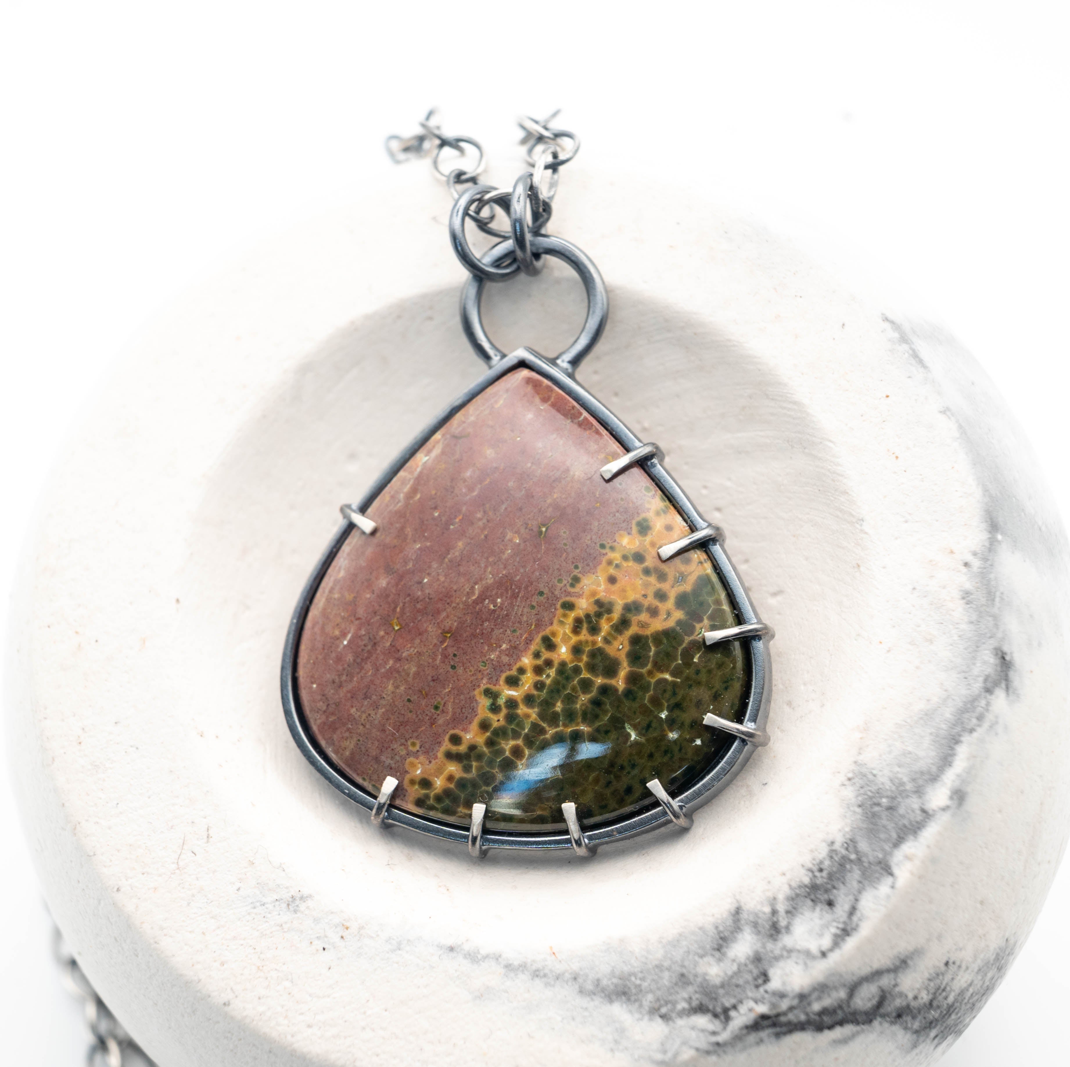 γυναικείο κολιέ ασημένιο χειροποίητο με πέτρα