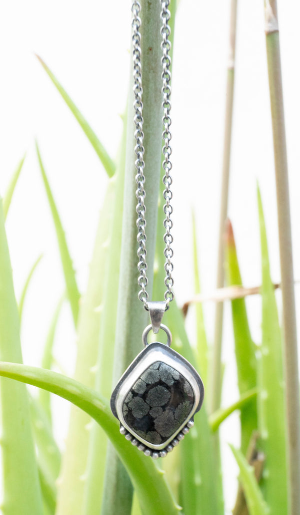 rustic ασημένιο κολιέ με φυσική πέτρα